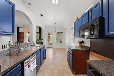 2830 Colt Lane, Dallas, TX 75237 - Photo 9