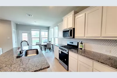 209 Frenchpark Drive, Fort Worth, TX 76052 - Photo 3