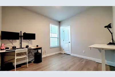 209 Frenchpark Drive, Fort Worth, TX 76052 - Photo 9