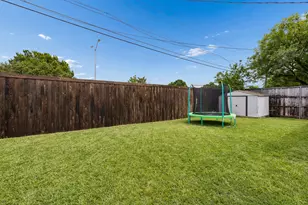 10677 Larchfield Ln, Dallas, TX 75238 - Photo 27