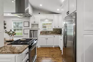 10677 Larchfield Ln, Dallas, TX 75238 - Photo 9