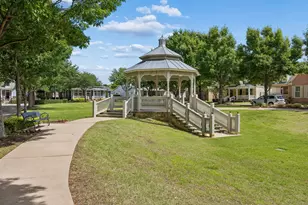 8528 Newman Dr, North Richland Hills, TX 76180 - Photo 31