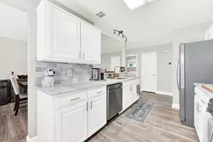1410 Daffodil Ln, Lewisville, TX 75077 - Photo 9