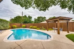 10111 Cromwell Dr, Dallas, TX 75229 - Photo 25