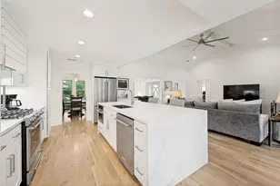 10111 Cromwell Dr, Dallas, TX 75229 - Photo 13