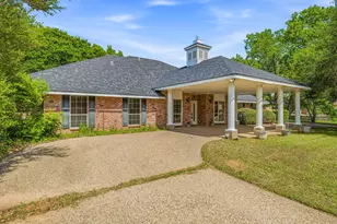 6414 Buena Vista Dr, Granbury, TX 76049 - Photo 1
