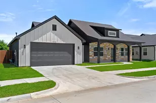 568 Highview Ct, Godley, TX 76134 - Photo 3