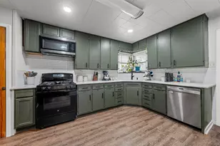 809 E Limestone Ave, Mart, TX 76664 - Photo 9