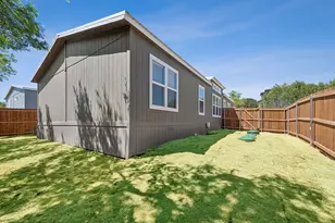 815 Thicket Trail, Granbury, TX 76048 - Photo 7
