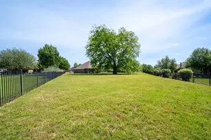 3201 Steamers Ct, Granbury, TX 76049 - Photo 3