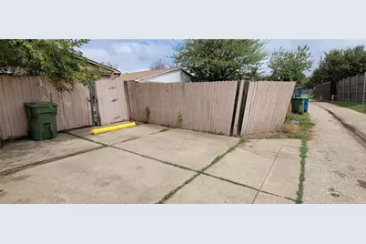 4527 Chapman Street, The Colony, TX 75056 - Photo 11
