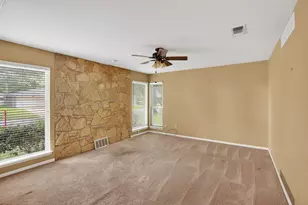 1608 Freeman Ct, Arlington, TX 76013 - Photo 3