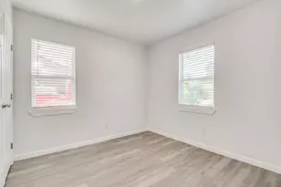 525 Moonlight Dr, Garland, TX 75040 - Photo 17
