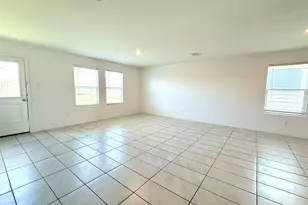 128 Honeysuckle St, Princeton, TX 75407 - Photo 5