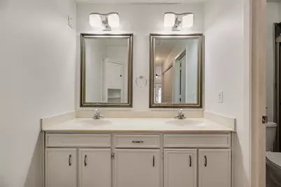 617 Harvest Hill Street, Lewisville, TX 75067 - Photo 11