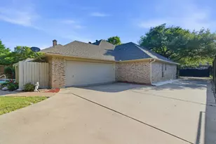 5017 River Bluff Dr, Fort Worth, TX 76132 - Photo 5