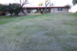 1010 W Moss St, Eastland, TX 76448 - Photo 3