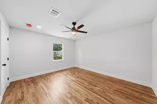 4027 Dutton Dr, Dallas, TX 75211 - Photo 15