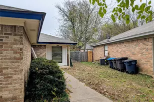 6709 Ridgecrest Ct, Fort Worth, TX 76133 - Photo 3