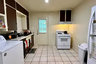 1612 Wayne St, Denton, TX 76209 - Photo 5