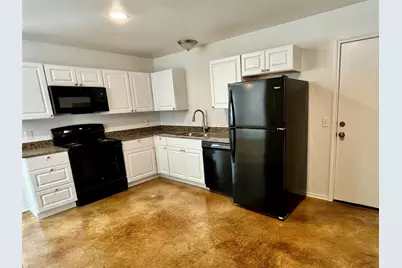 618 Thomas Street #A, Bonham, TX 75418 - Photo 3
