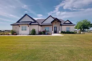 138 Chisos Dr, Decatur, TX 76234 - Photo 1