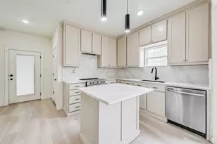 2109 Gould Ave, Fort Worth, TX 76164 - Photo 11