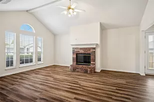 316 Matlock Meadow Dr, Arlington, TX 76002 - Photo 3