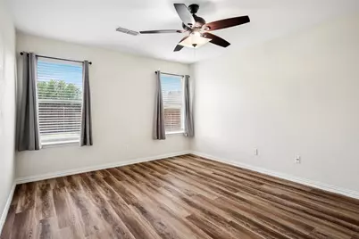 316 Matlock Meadow Drive, Arlington, TX 76002 - Photo 7