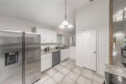825 Ashmount Lane, Arlington, TX 76017 - Photo 9