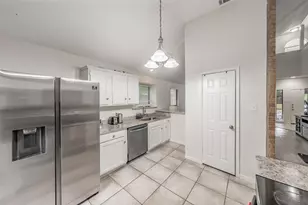 825 Ashmount Ln, Arlington, TX 76017 - Photo 9