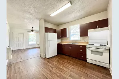 521 W Collins Street, Denton, TX 76201 - Photo 5