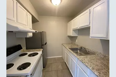 701 W Sycamore Street #102, Denton, TX 76201 - Photo 3