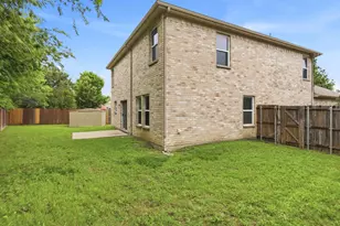 1356 N Cozumel St, Grand Prairie, TX 75051 - Photo 25