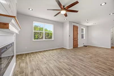 5721 San Jacinto Drive, Granbury, TX 76048 - Photo 11