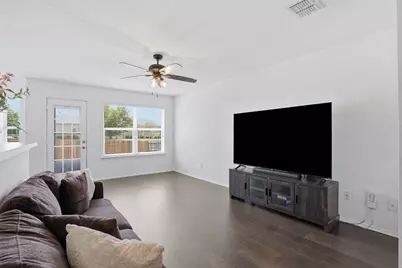 852 Village Point Lane, Fort Worth, TX 76108 - Photo 5