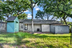 7521 Pawnee Trail, Lake Worth, TX 76135 - Photo 23
