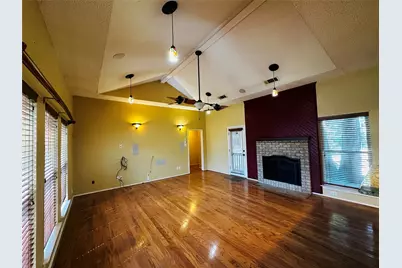 2511 Tanglewood Drive, Grapevine, TX 76051 - Photo 9