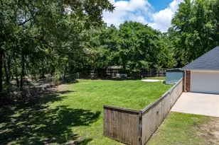 6881 Scenic Dr, Eustace, TX 75124 - Photo 17