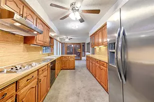 3705 Cranston Ct E, Irving, TX 75062 - Photo 7