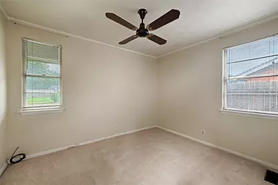 3705 Cranston Court E, Irving, TX 75062 - Photo 11