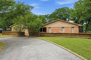 372 Lake Point Loop, Pottsboro, TX 75076 - Photo 5