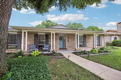2927 Winterberry Drive, Carrollton, TX 75007 - Photo 3