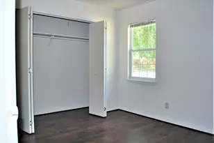 806 S 1st St, Sanger, TX 76266 - Photo 5