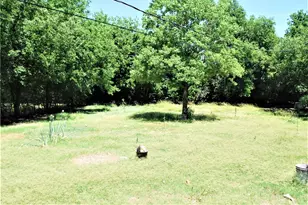806 S 1st St, Sanger, TX 76266 - Photo 9
