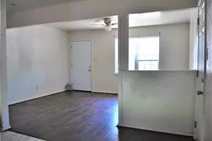 806 S 1st St, Sanger, TX 76266 - Photo 3