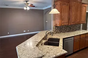 1323 Preston Trail Ct, Granbury, TX 76048 - Photo 7