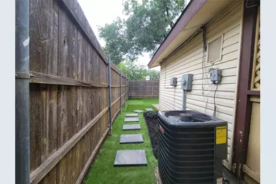 728 Arrowhead Circle, Garland, TX 75043 - Photo 25