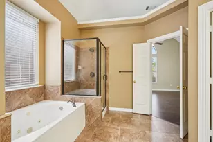 9354 Riverwalk Ln, Irving, TX 75063 - Photo 29