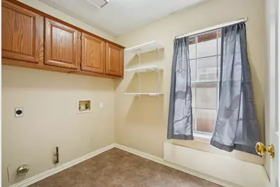 9354 Riverwalk Lane, Irving, TX 75063 - Photo 15